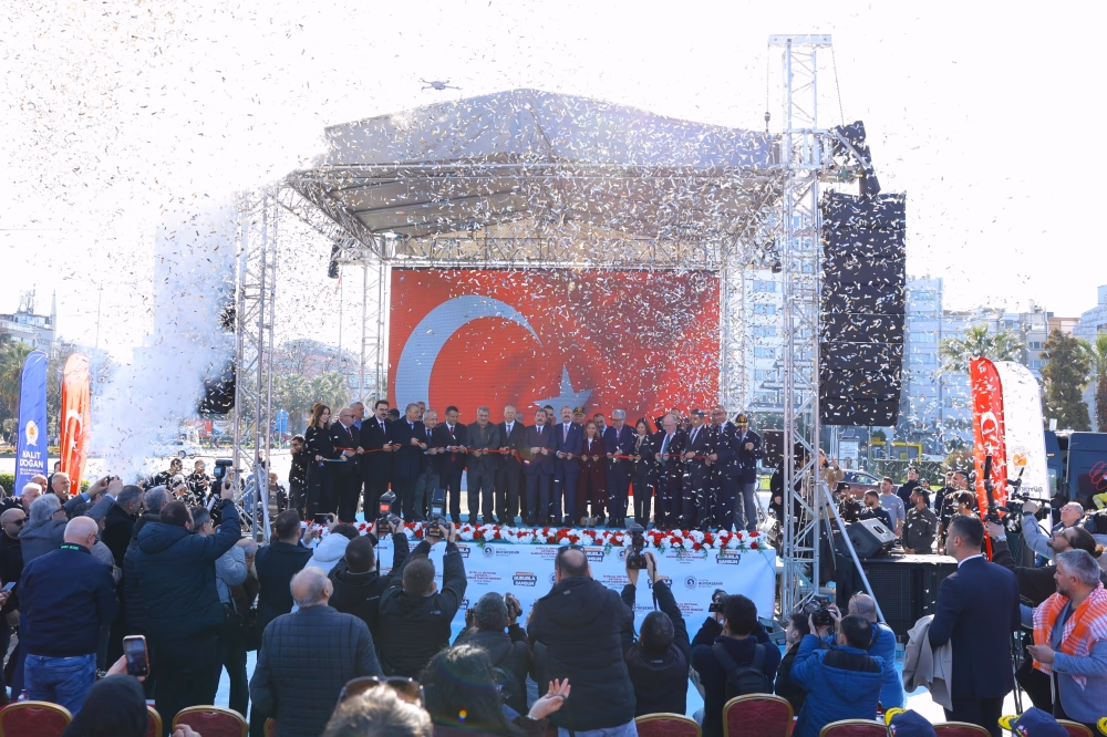 ASTORYA, İSTİKLAL MEYDANI VE TANITIM MERKEZİ AÇILDI