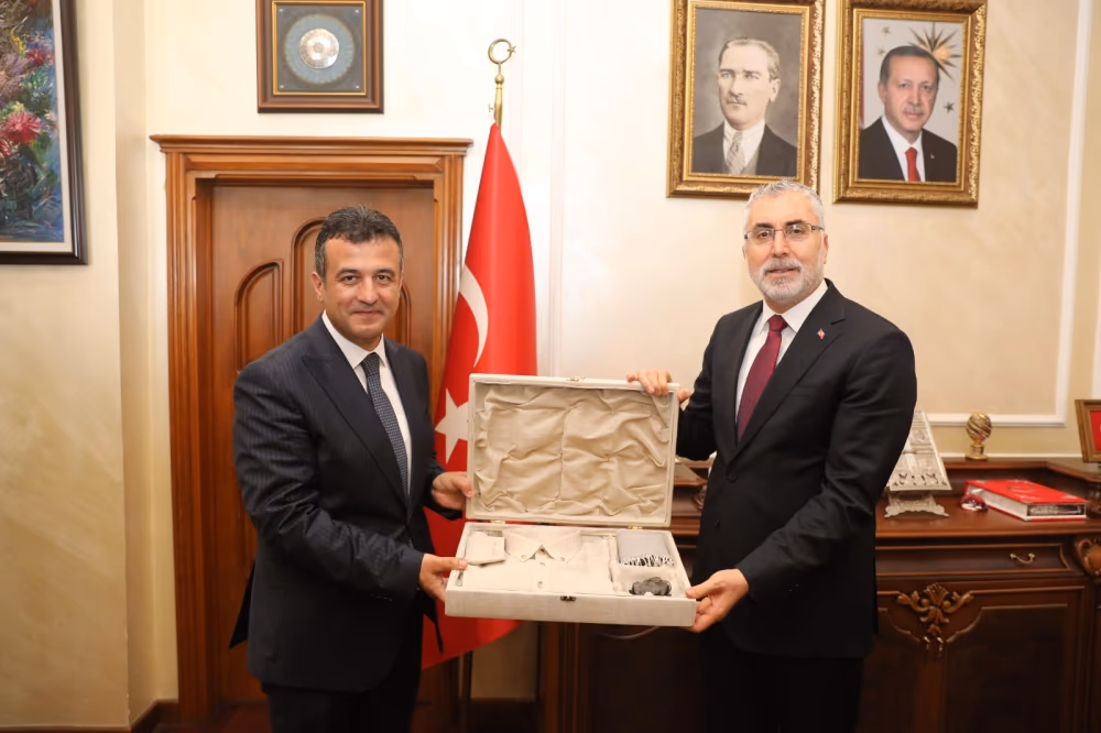 Bakan Işıkhan Başkan Doğan’ı ziyaret etti