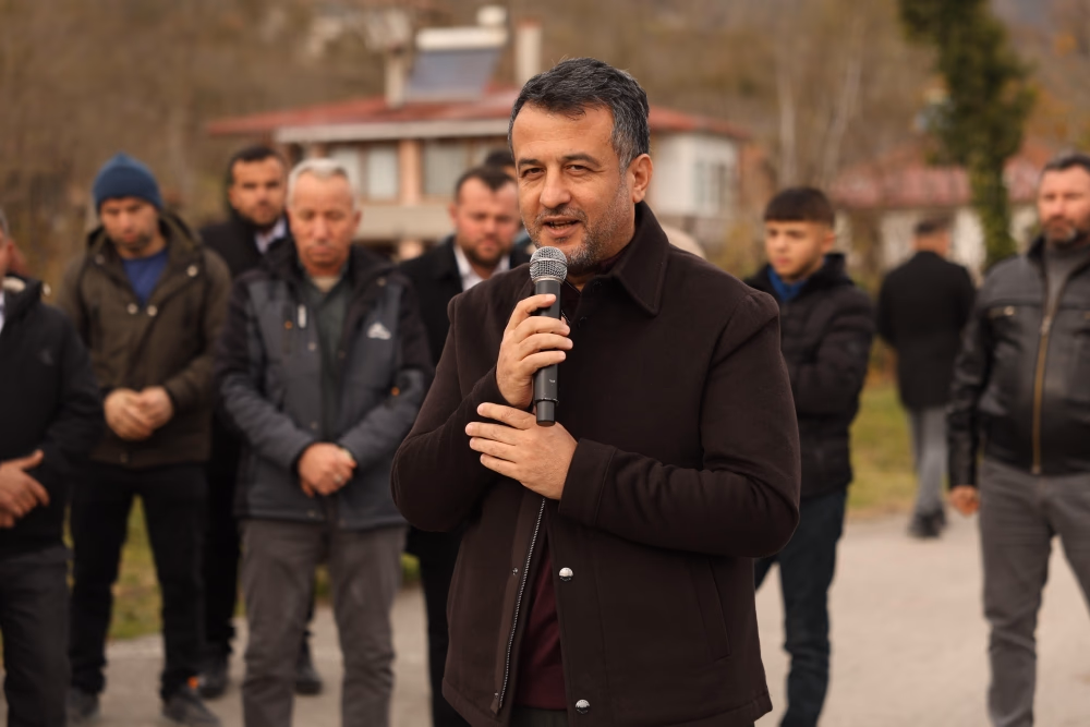 BAŞKAN DOĞAN AYVACIK İLÇESİNDE YOL ÇALIŞMALARINI İNCELEDİ