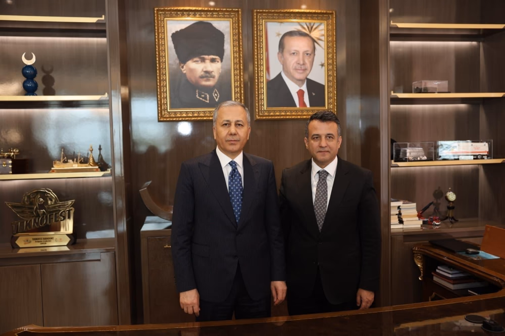 BAŞKAN DOĞAN BAKAN YERLİKAYA’YI AĞIRLADI