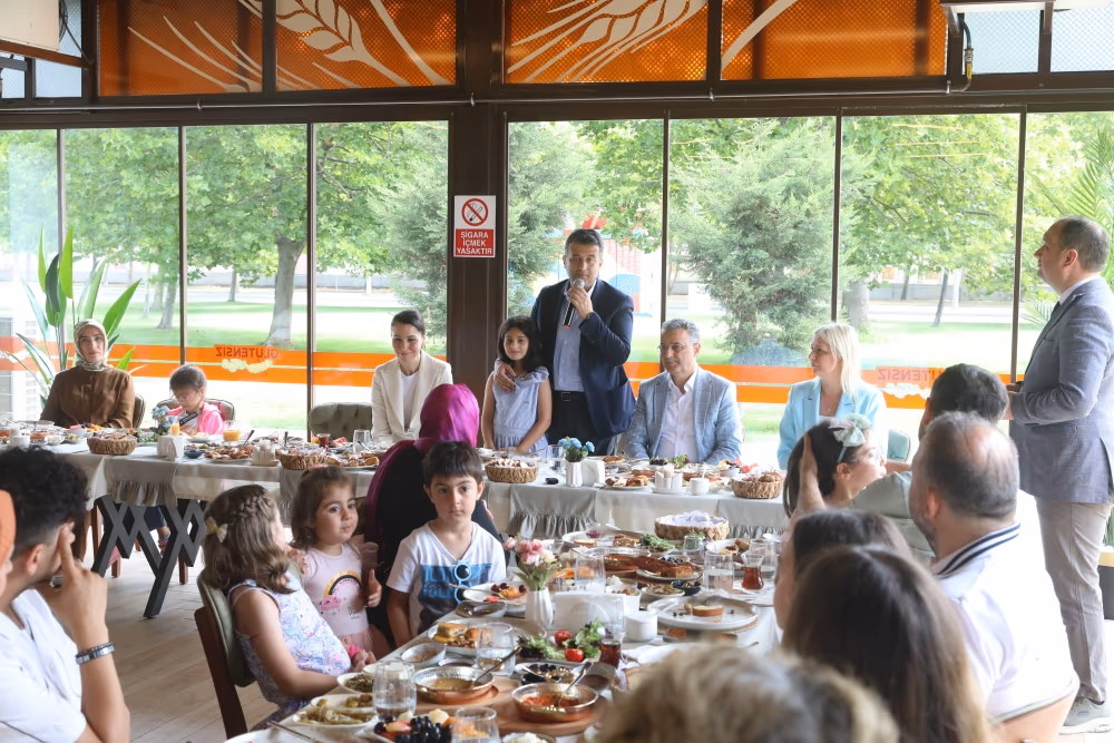 Başkan Doğan Glütensiz Kafe’de çölyak hastaları ile bir araya geldi