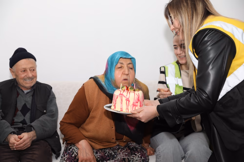 BÜYÜKŞEHİR’İN SÜRPRİZİ MUTLULUĞA DÖNÜŞTÜ