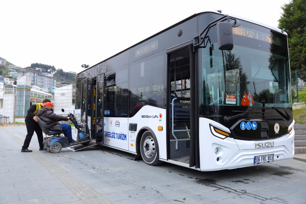 ENGELSİZ TURİZM OTOBÜSÜ HİZMETE SUNULDU