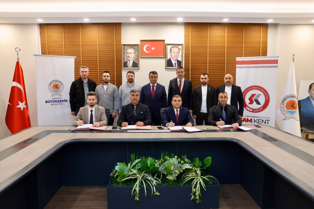 KENTSEL DÖNÜŞÜMDE MÜTEAHHİT FİRMALAR İLE İMZALAR ATILDI