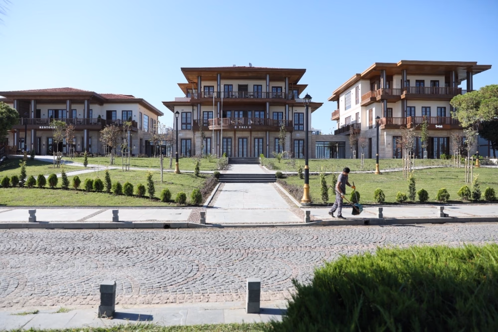SAMSUN’UN YENİ GÖZDE MEKANI YALI HİZMETE AÇILDI