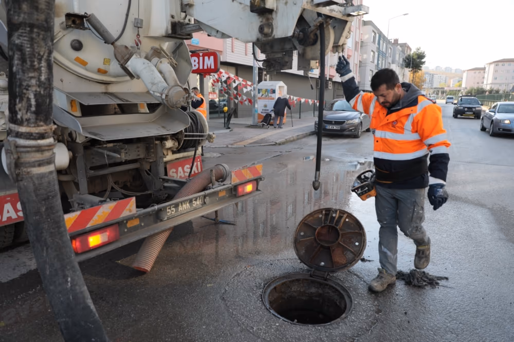 SASKİ ekipleri yoğun yağışlara karşı tedbiri elden bırakmıyor