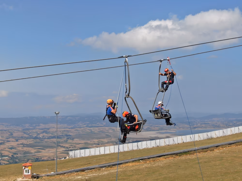 Teleferikte gerçeği aratmayan tatbikat