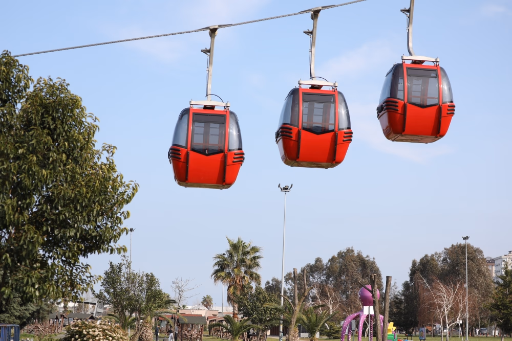 Yenilenen teleferiğe tatilde yoğun ilgi