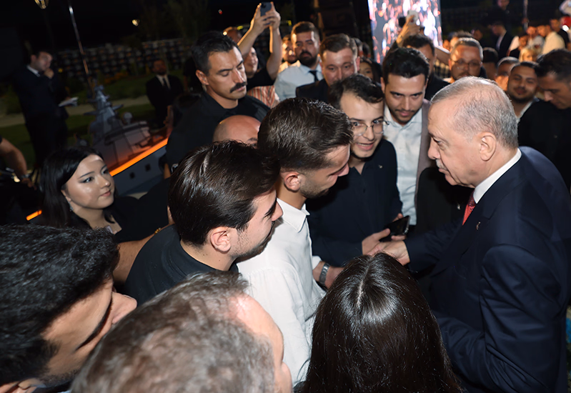 PETEK GENÇ CUMHURBAŞKANI ERDOĞAN’I AĞIRLADI - Görsel 4