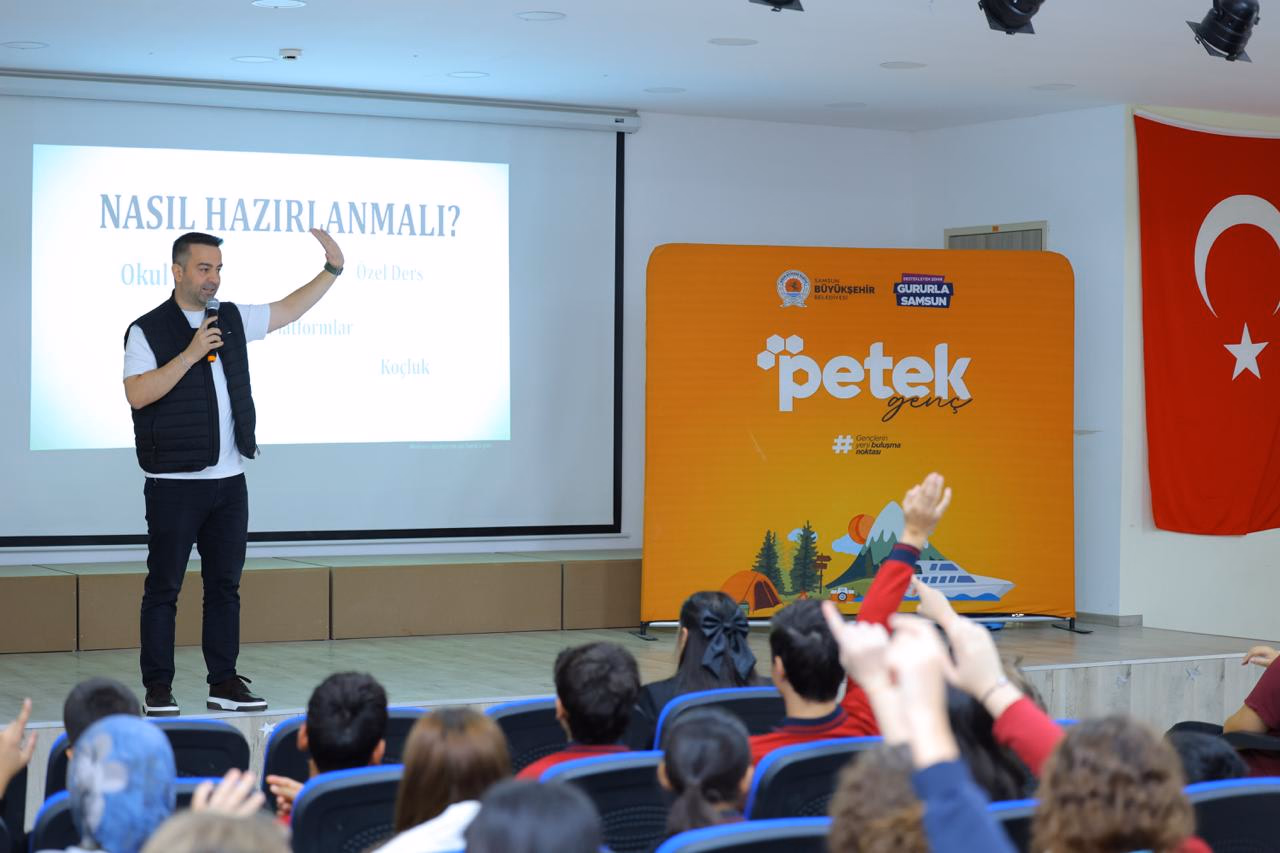 PETEK GENÇ LGS YOLCULUĞU VE PETEK GENÇ KARİYER BULUŞMALARI PROGRAMLARI BAŞLADI