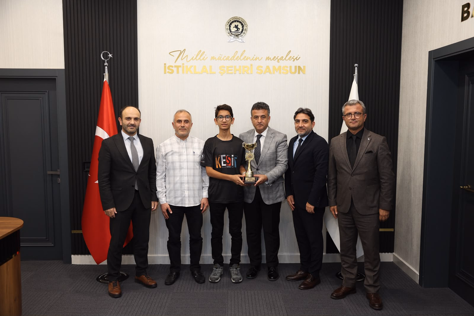 TÜRKİYE DRONE ŞAMPİYONU KEREM YİĞİT’TEN BAŞKAN DOĞAN’A ZİYARET - Görsel 4