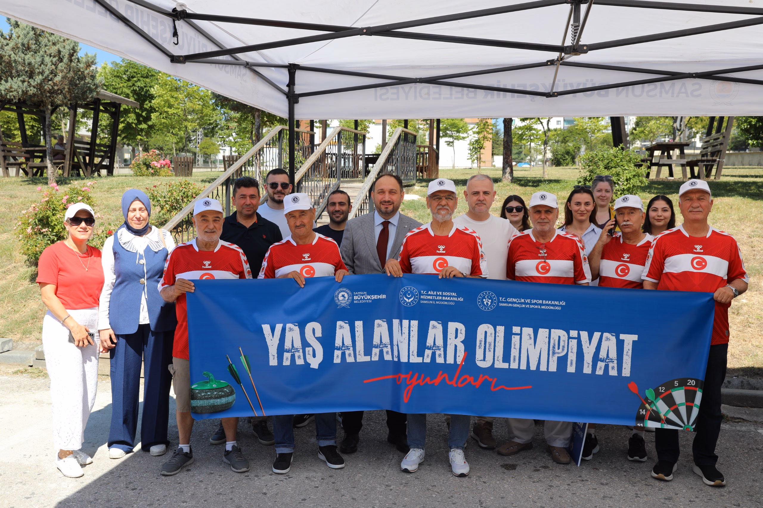 YAŞ ALANLAR OLİMPİYAT OYUNLARI RENKLİ GÖRÜNTÜLERE SAHNE OLDU - Görsel 1