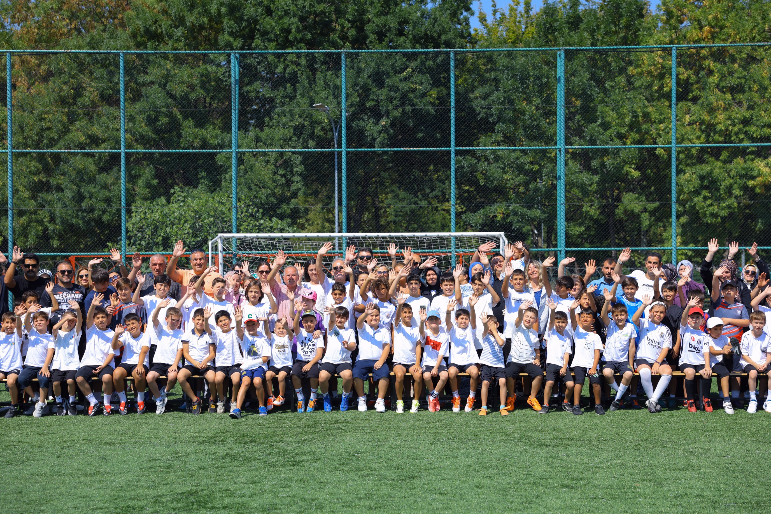 YAZ SPOR OKULLARI ÇOCUK VE GENÇLERİ SPORLA BULUŞTURDU